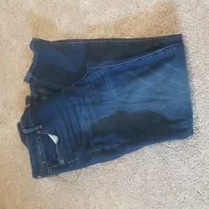 Like new lucky brand dark wash skinny jeans